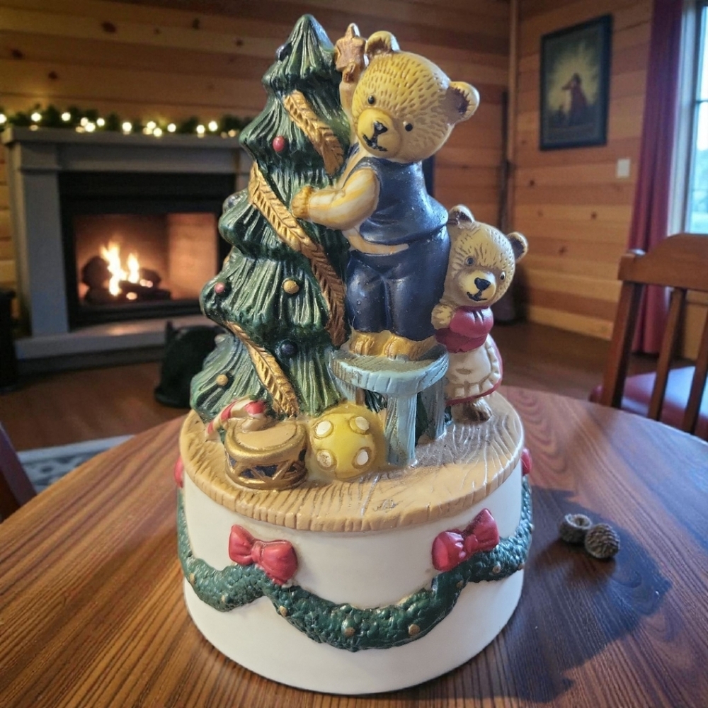 Vtg 96 Bears Decorating Christmas Tree We Wish... Christmas Wind Up Music Box